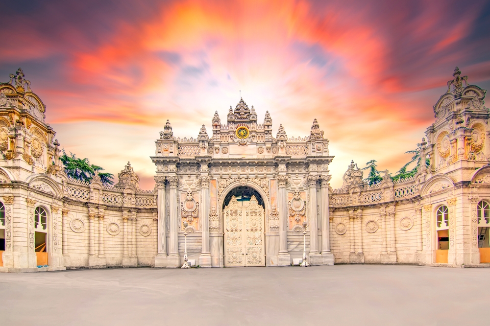 Dolmabahce Palace Skip-The-Line-Ticket & Audio Guide